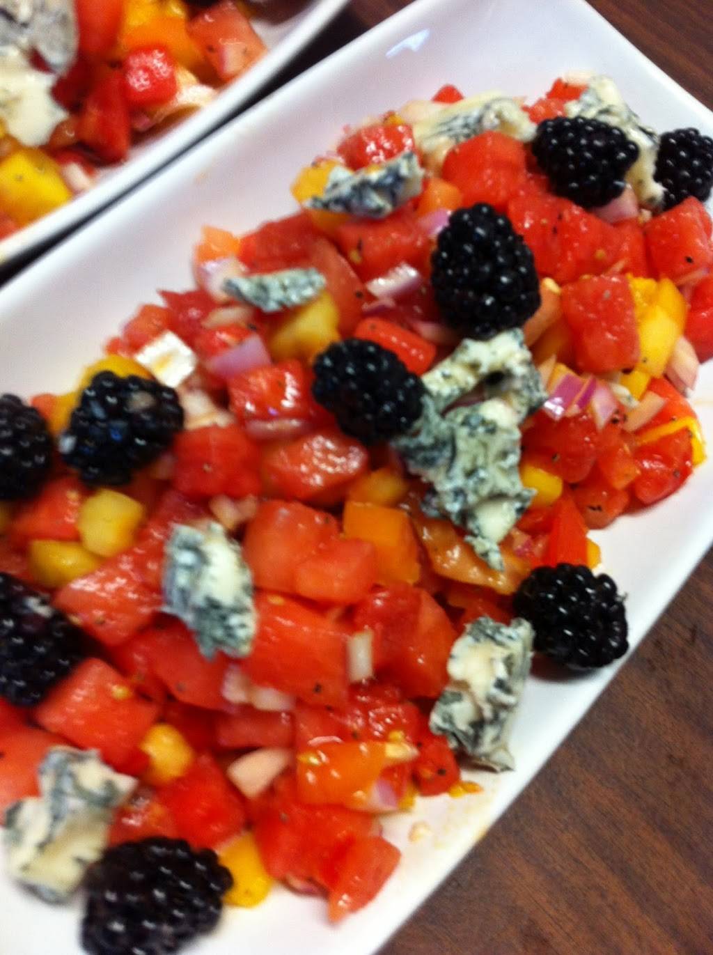 Hollys Eventful Dining | restaurant | 5107 Kingston Pike, Knoxville, TN 37919, USA | 8653300123 OR +1 865-330-0123