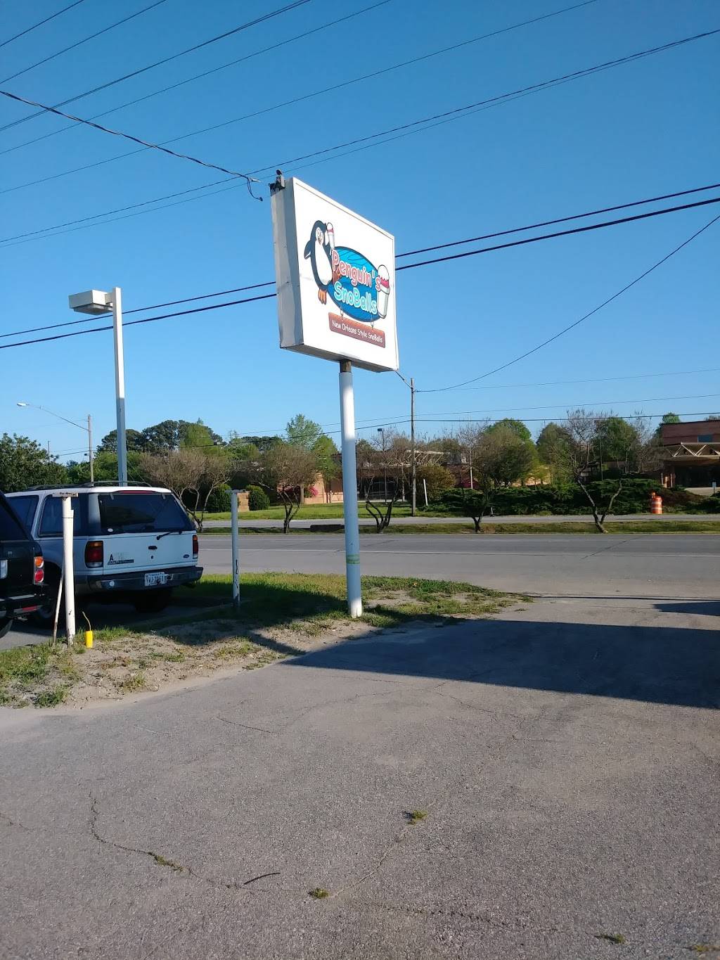 Penguins Snoballs | cafe | 2388 E Little Creek Rd, Norfolk, VA 23518, USA | 7576920962 OR +1 757-692-0962