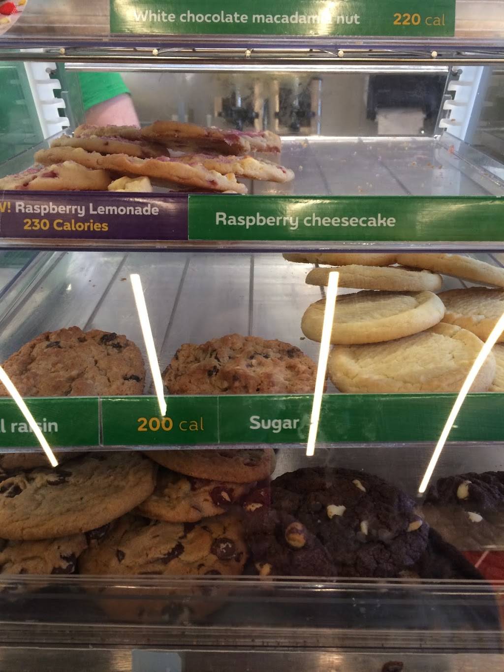 Subway Restaurants | restaurant | Tanger Outlets, 400 South Wilson Road Suite 570, Sunbury, OH 43074, USA | 7409652443 OR +1 740-965-2443