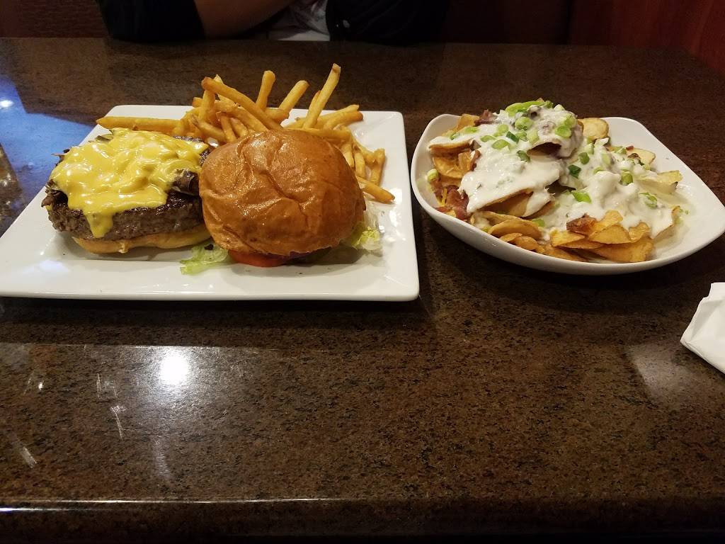 Honey Tree Grille | restaurant | 3633 W Maple Rd, Bloomfield Twp, MI 48301, USA | 2482039111 OR +1 248-203-9111