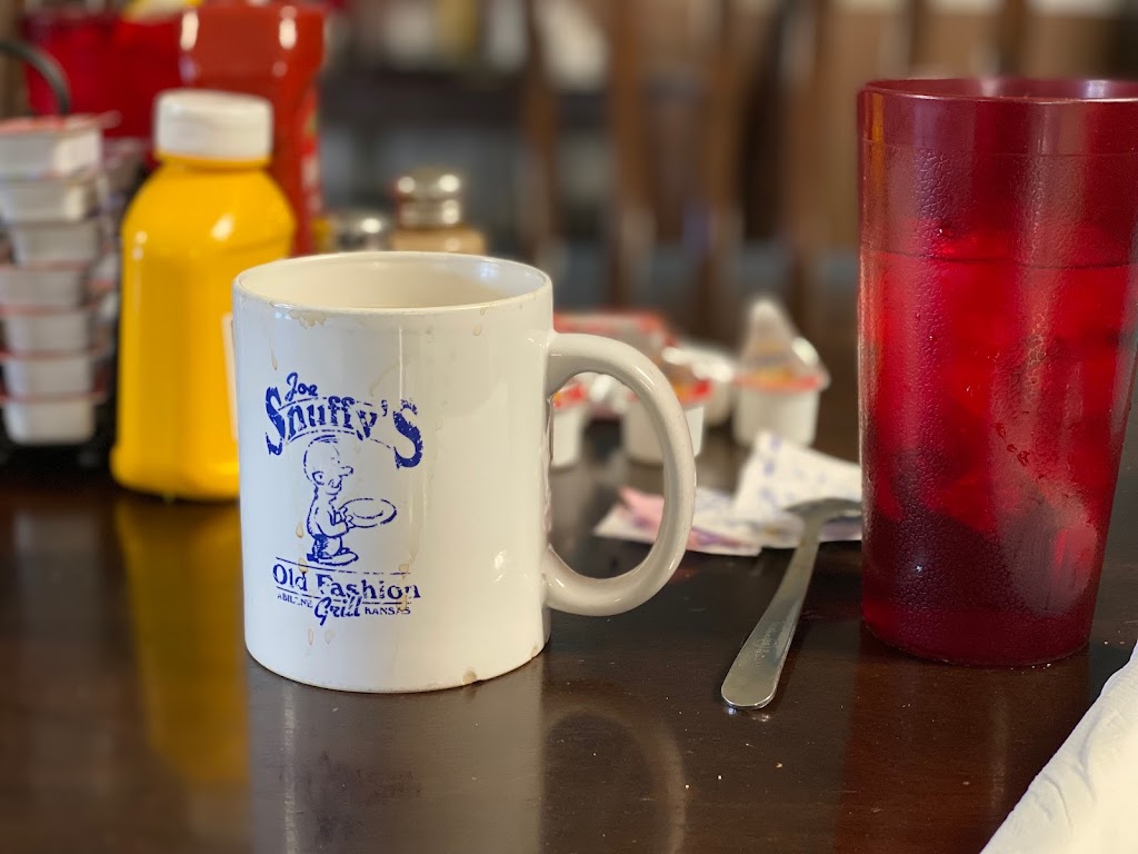 Joe Snuffys | restaurant | 209 W 1st St, Abilene, KS 67410, USA | 7852637802 OR +1 785-263-7802