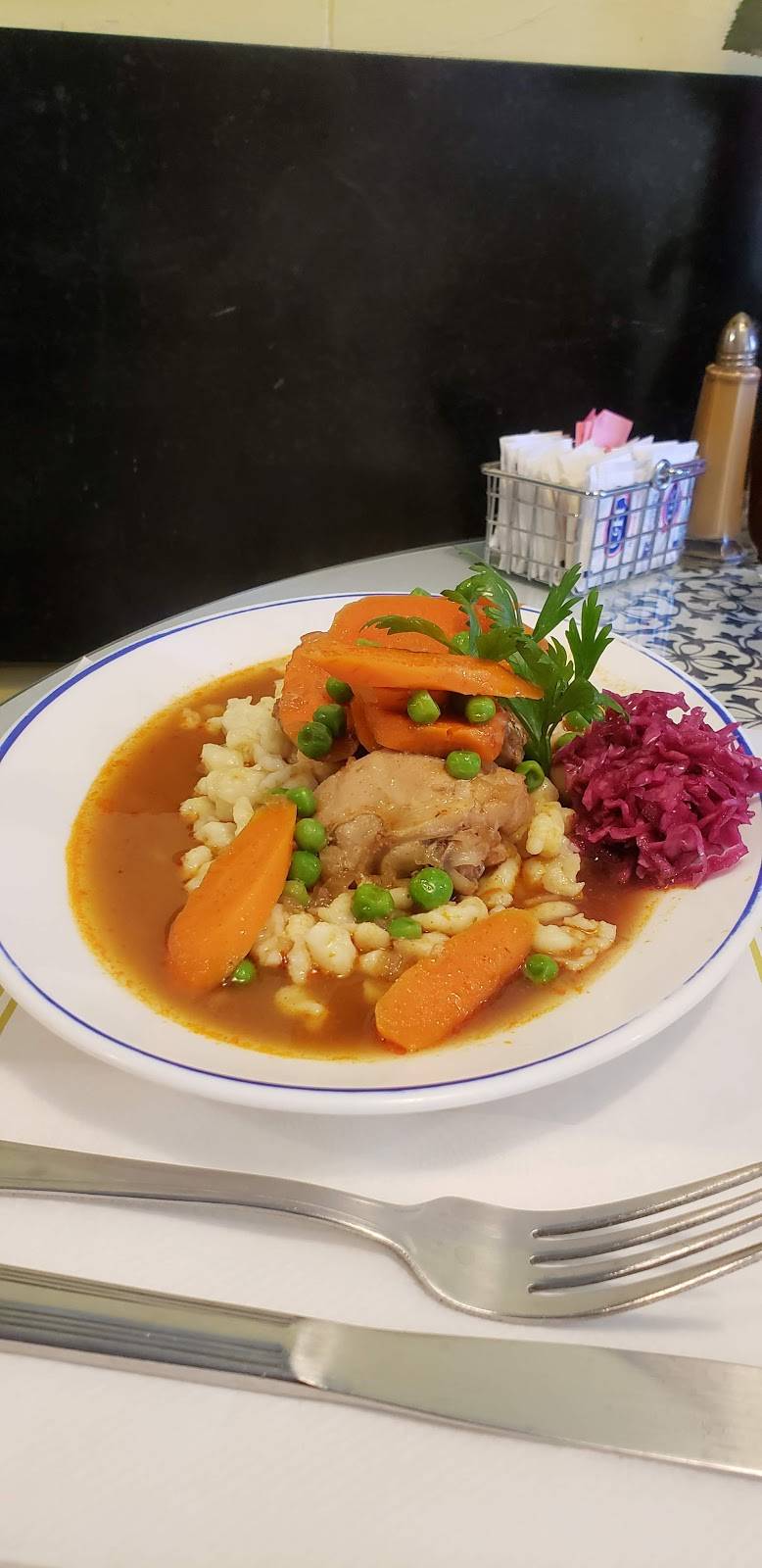 Café Marika | restaurant | 2011 J St, Sacramento, CA 95811, USA | 9164420405 OR +1 916-442-0405