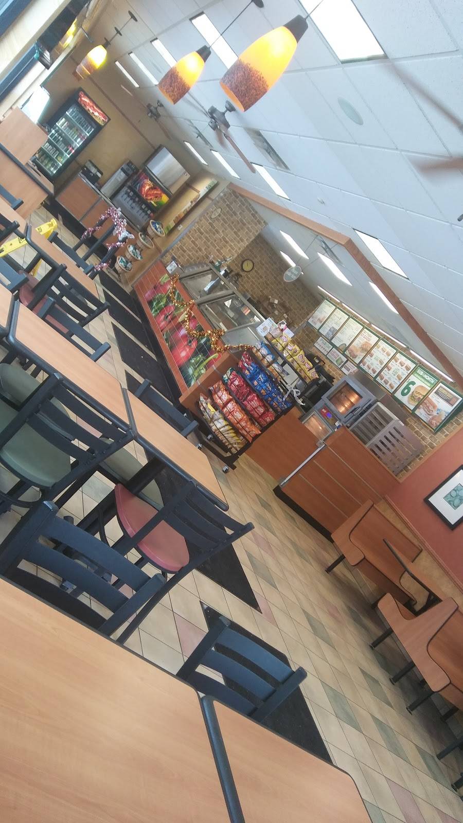 Subway | restaurant | 319 W Main St, Stanton, MI 48888, USA | 9898318171 OR +1 989-831-8171