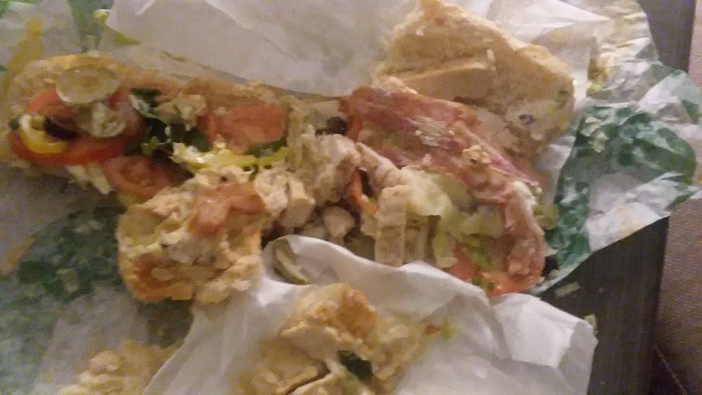 Subway | restaurant | 1702 1/2 W Market St, Johnson City, TN 37604, USA | 4239263544 OR +1 423-926-3544