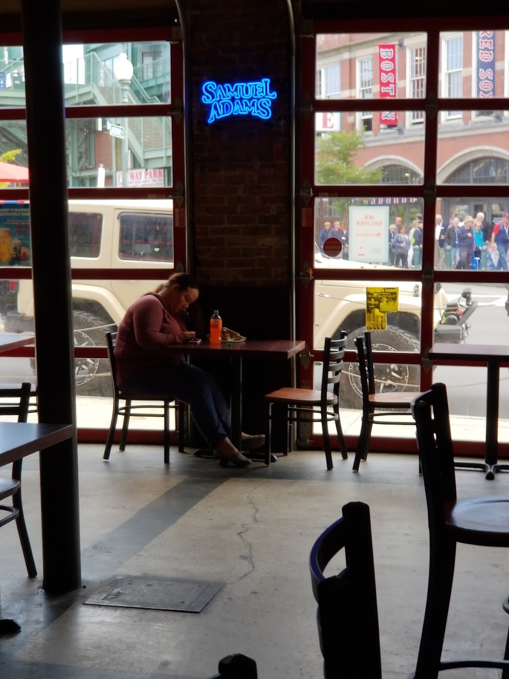 Sals Pizza | restaurant | 51 Brookline Ave, Boston, MA 02115, USA | 6175364444 OR +1 617-536-4444