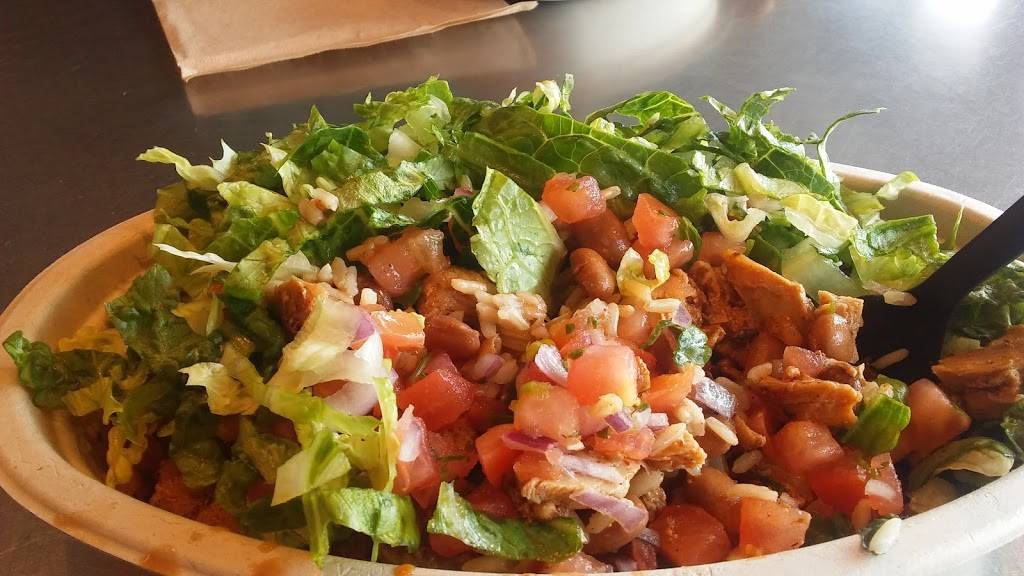 Chipotle Mexican Grill | restaurant | 926 S Willow St, Manchester, NH 03103, USA | 6036242084 OR +1 603-624-2084