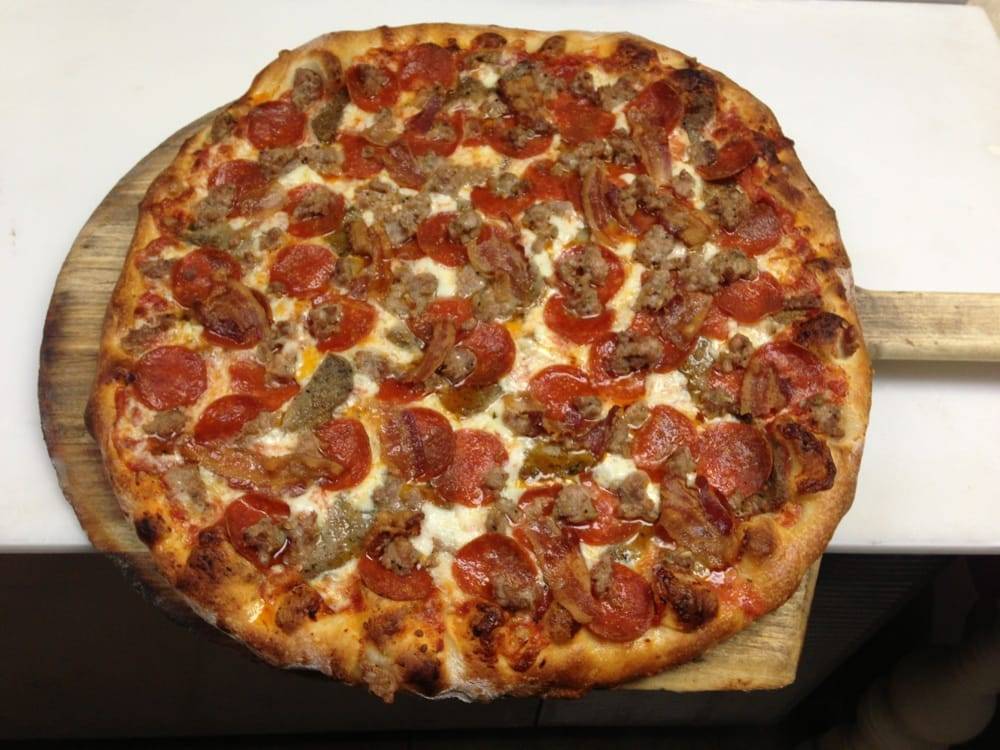 Peters Pizza | restaurant | 558 Chase Ave, Waterbury, CT 06704, USA | 2035276150 OR +1 203-527-6150