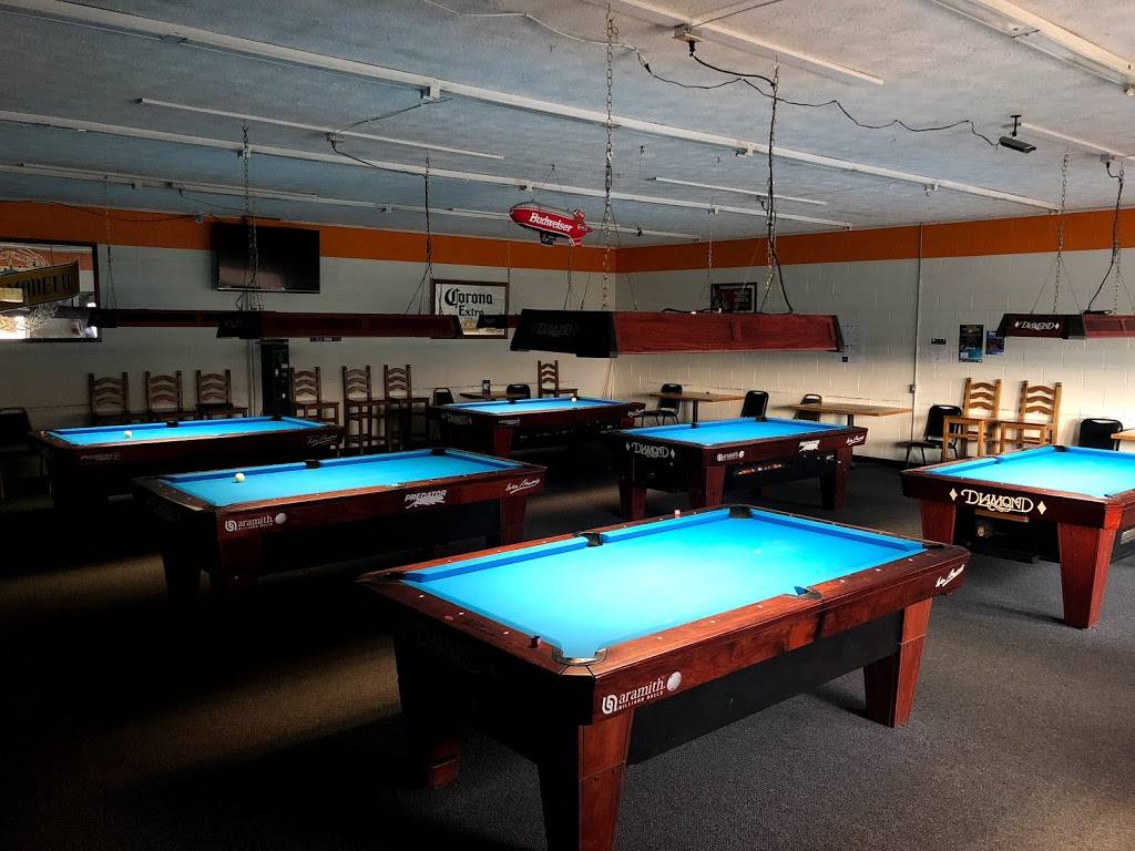 Steves Place Tap Pub & Billiards | night club | 2510 W 3rd St, Bloomington, IN 47404, USA | 8122878152 OR +1 812-287-8152