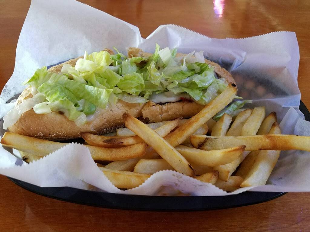 Beach Bums Grill & Bar | restaurant | 4021 Island Dr, North Topsail Beach, NC 28460, USA | 9103281044 OR +1 910-328-1044