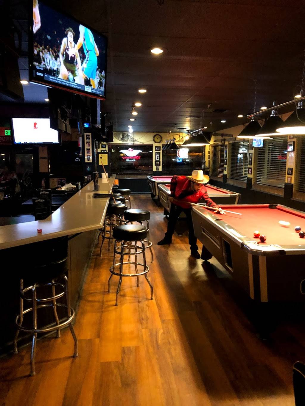 Challengers Sports Bar | restaurant | 12161 E Iliff Ave, Aurora, CO 80014, USA | 3037505558 OR +1 303-750-5558
