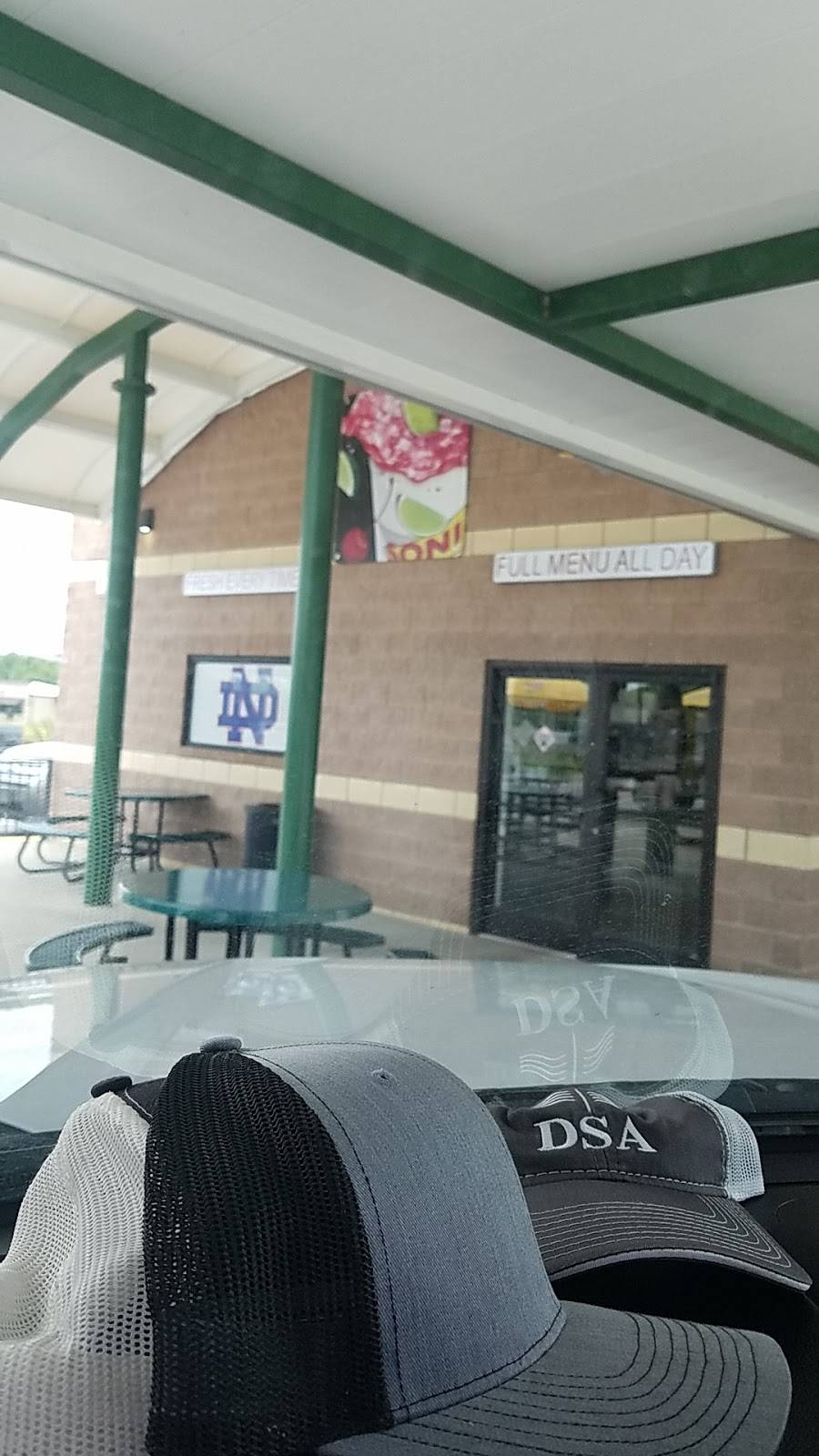 Sonic Drive-In | restaurant | 2376 Highway 171, Stonewall, LA 71078, USA | 3189253925 OR +1 318-925-3925