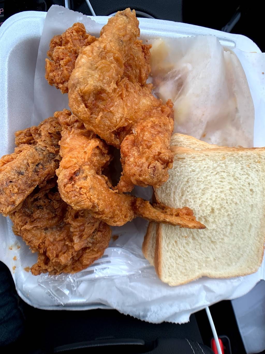 Hot Sauce Williams Barbecue | restaurant | 3770 Lee Rd, Cleveland, OH 44128, USA | 2169214704 OR +1 216-921-4704