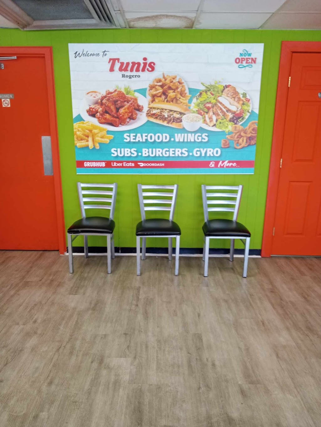 Tunis Seafood Burgers Gyro Wings & Subs | restaurant | 2048 Rogero Rd, Jacksonville, FL 32211, USA | 9049037780 OR +1 904-903-7780
