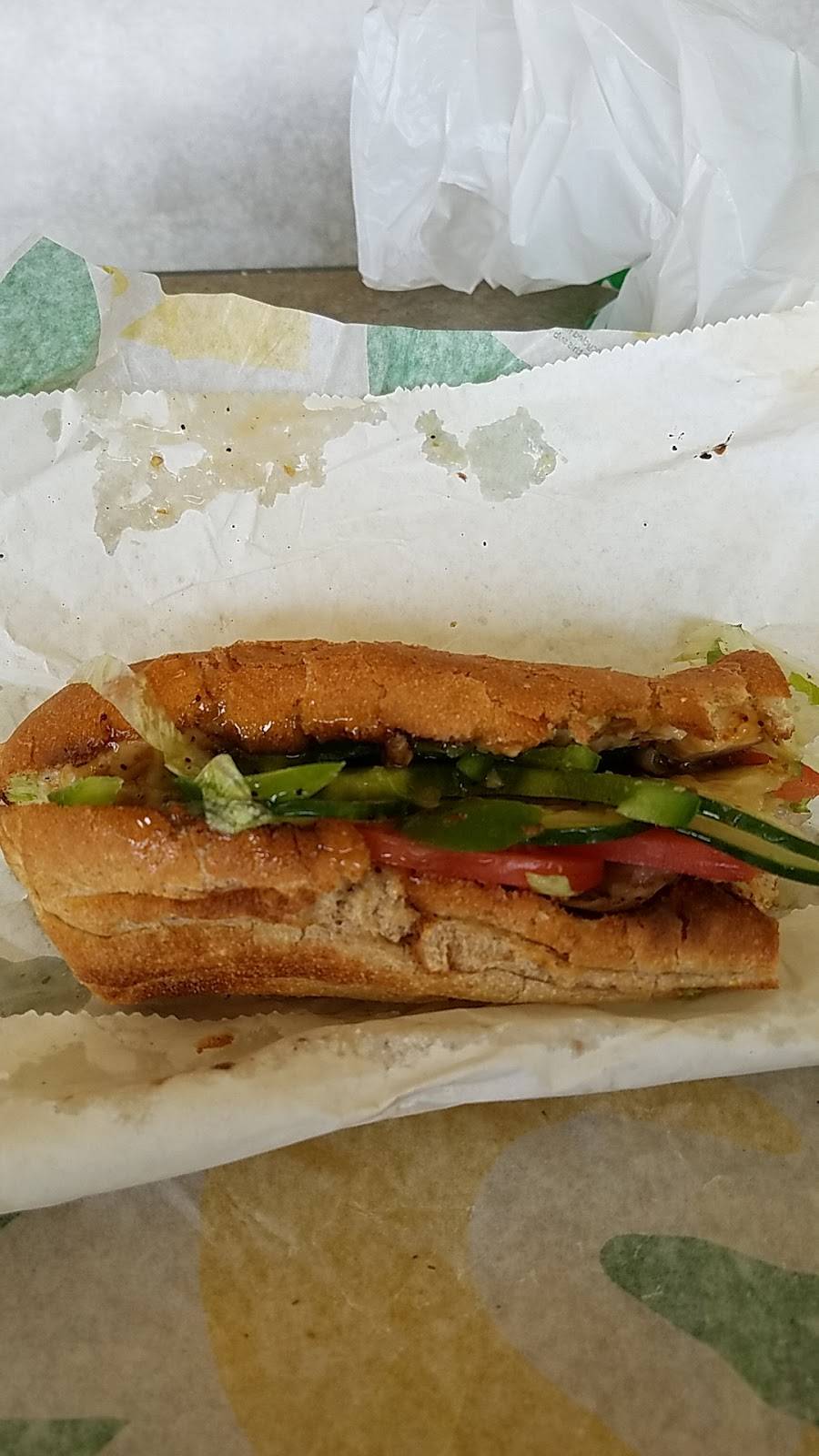 Subway | restaurant | 247 E Plaza Dr, Market Pl Unit 6, Mooresville, NC 28115, USA | 7046647827 OR +1 704-664-7827