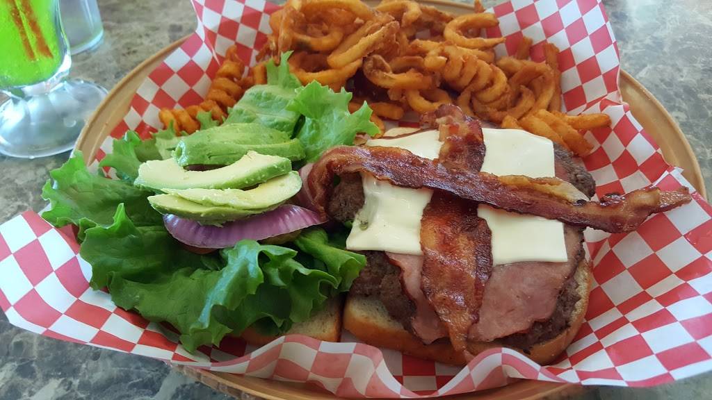 AJs Diner | restaurant | 7102 N Mesa St, El Paso, TX 79912, USA | 9155842514 OR +1 915-584-2514