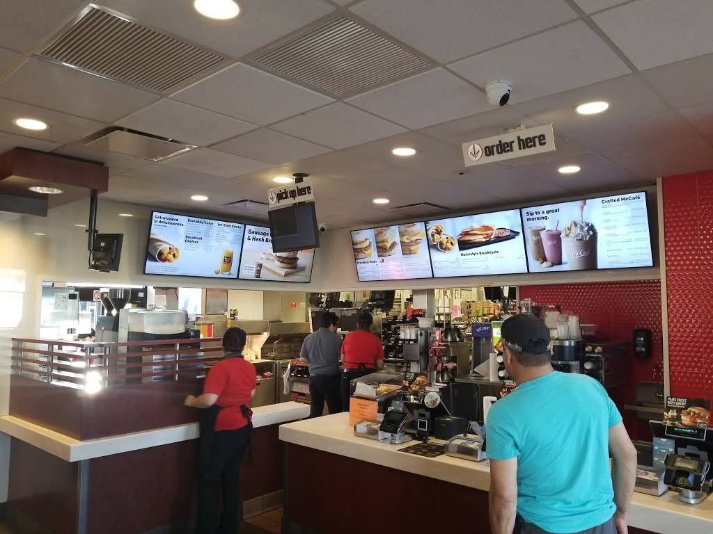 McDonalds | cafe | 6350 Old Pearsall Rd, San Antonio, TX 78242, USA | 2106238000 OR +1 210-623-8000