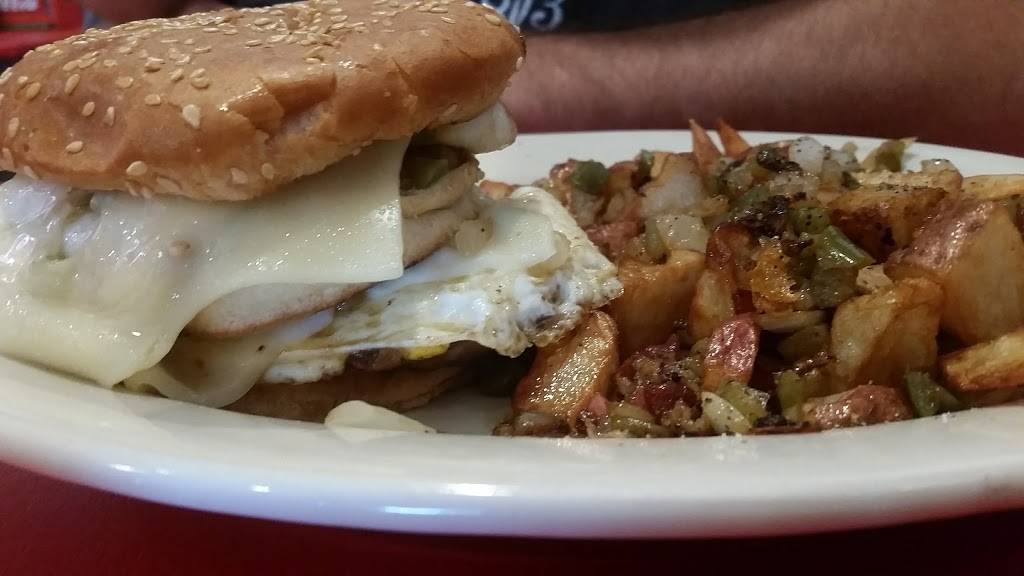 Spinners Good Time Diner | restaurant | 602 South St #13, Chardon, OH 44024, USA | 4402861186 OR +1 440-286-1186