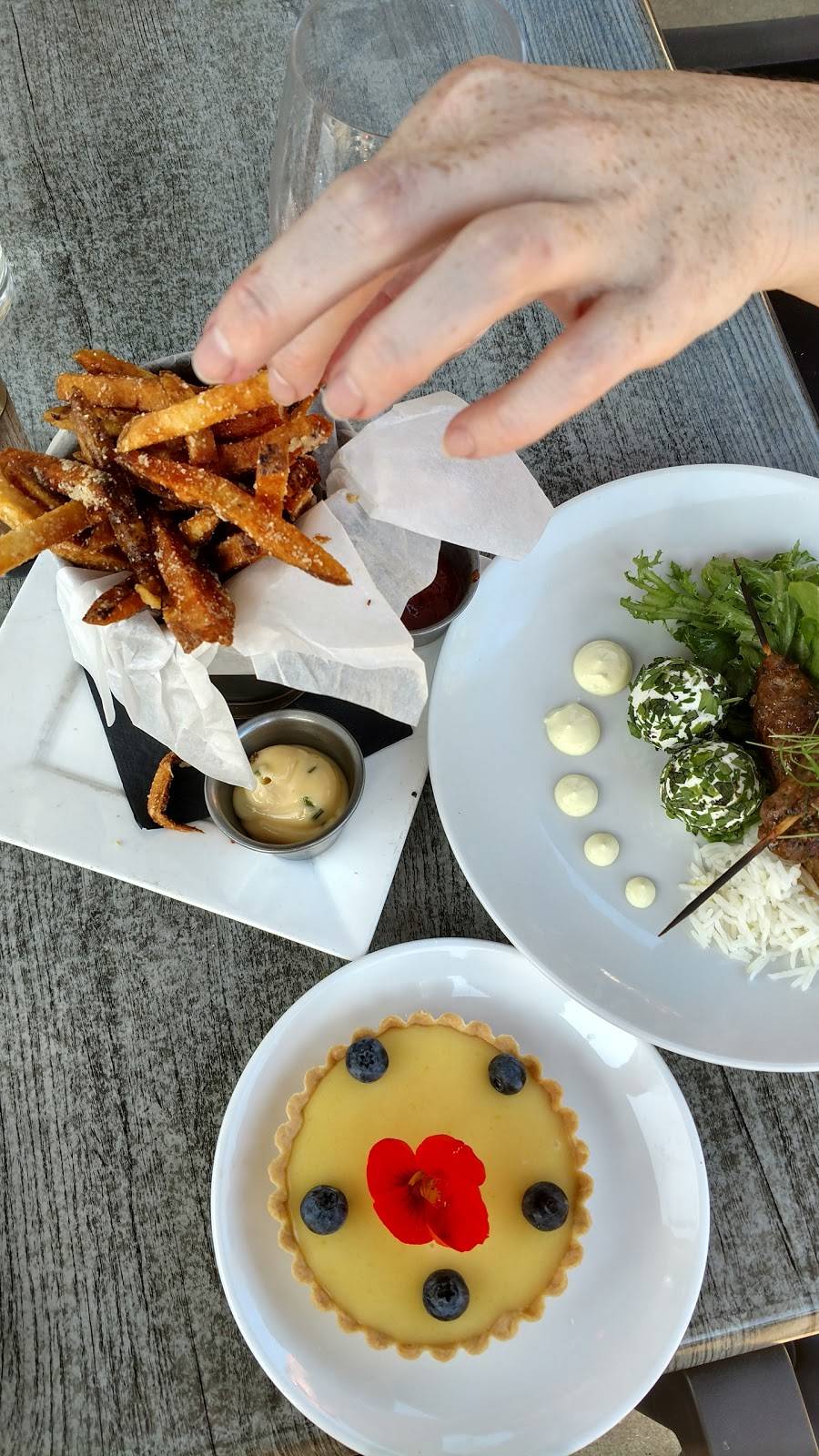 C3 Bar | restaurant | 1505 S Piazza Dr, Bloomington, IN 47401, USA | 8122878027 OR +1 812-287-8027