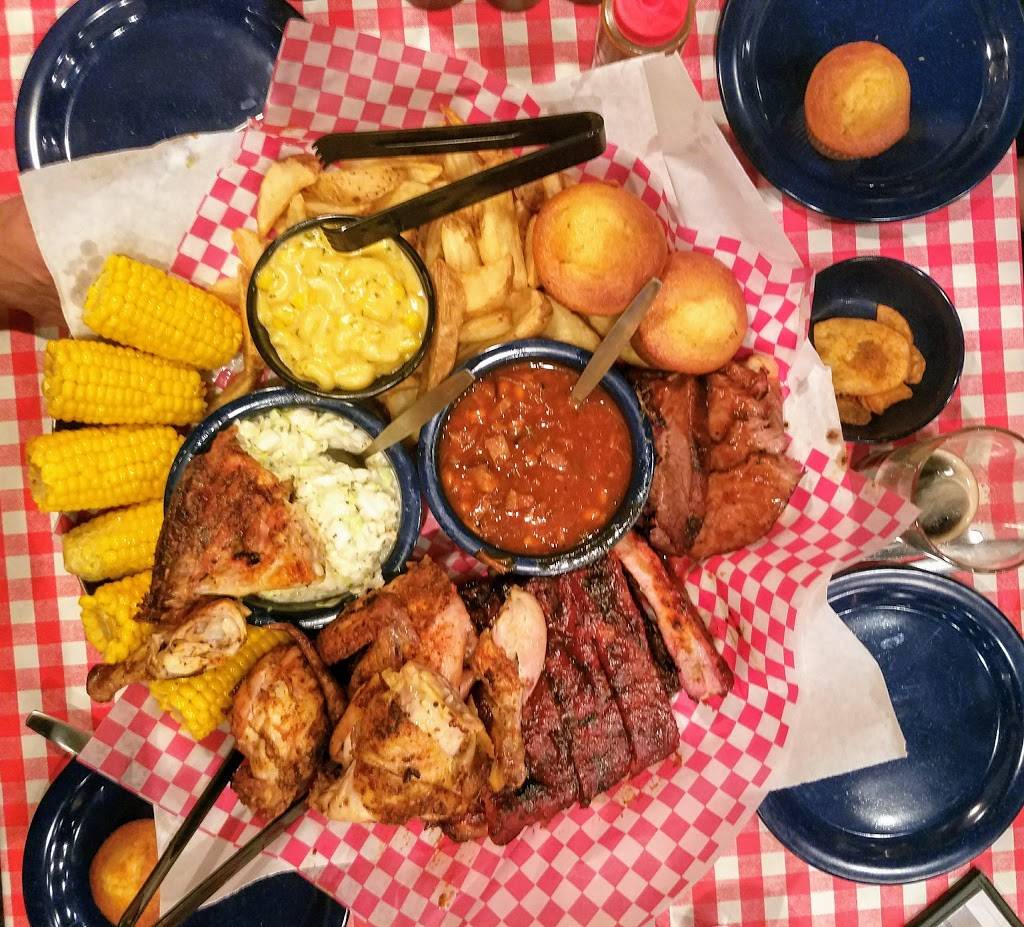 Famous Daves Bar-B-Que | restaurant | 1443 US-22, Mountainside, NJ 07092, USA | 9082325619 OR +1 908-232-5619