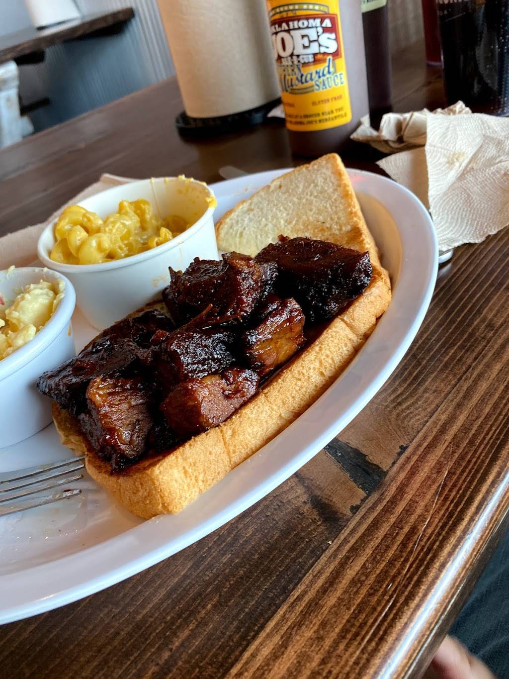 Oklahoma Joe’s BBQ | restaurant | 1912 S 67th St, Omaha, NE 68106, USA | 4026771881 OR +1 402-677-1881