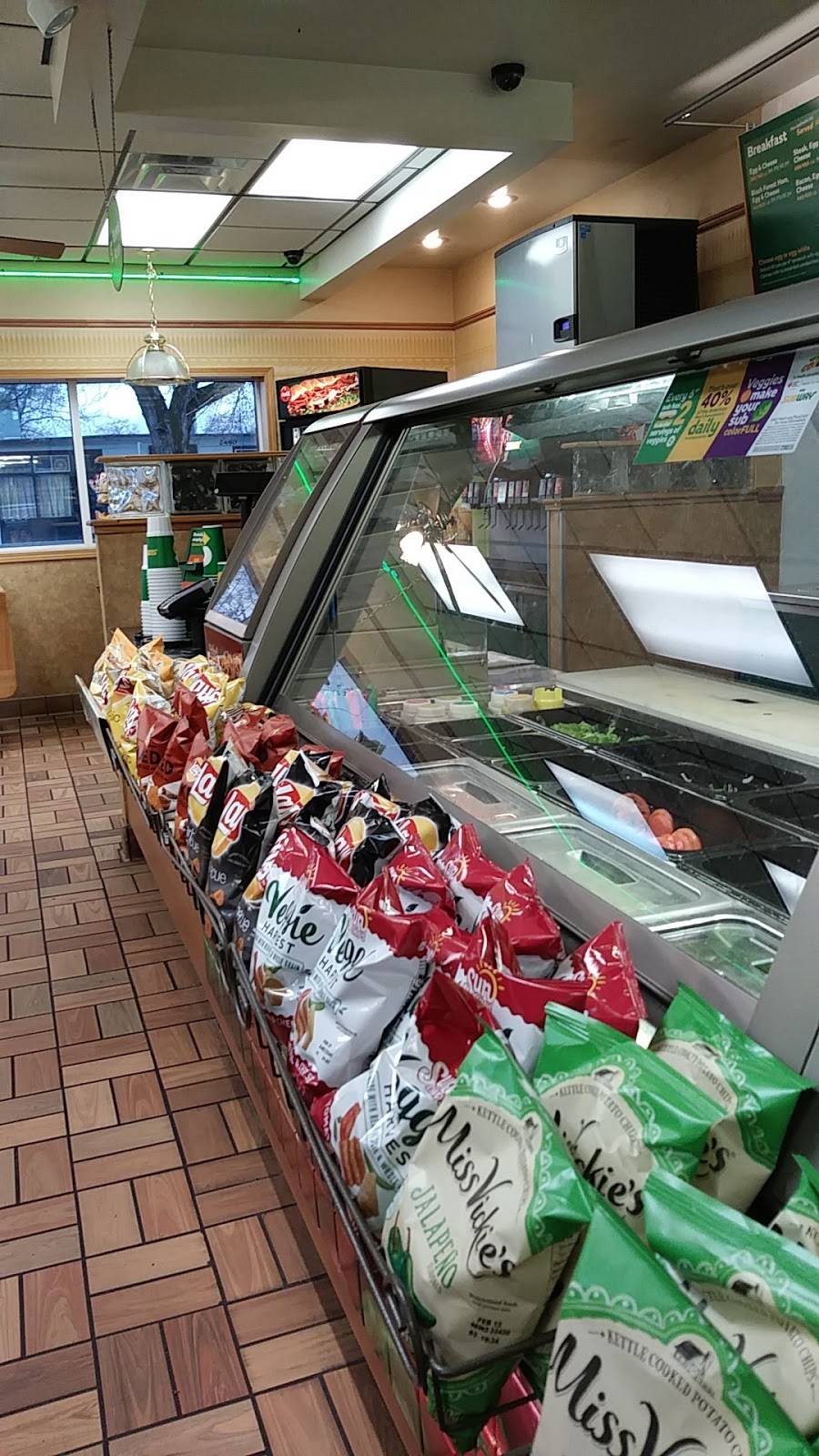 Subway Restaurants | restaurant | 2495 Athens Ave, Redding, CA 96001, USA | 5302236544 OR +1 530-223-6544