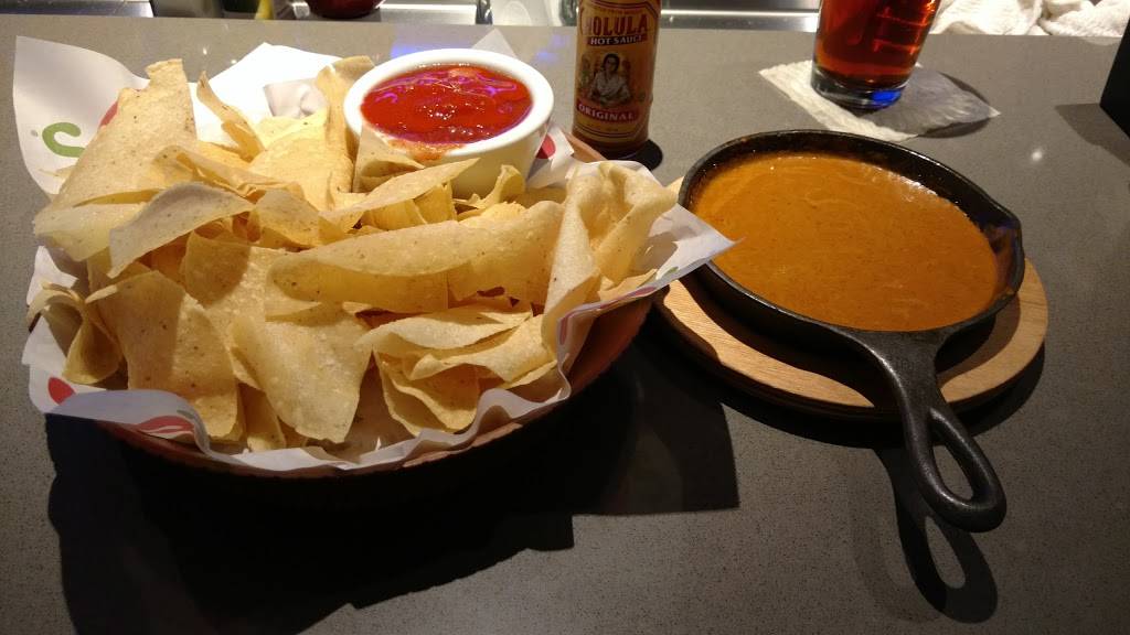 Chili’s Too Grill & Bar | restaurant | Metropolitan Gate, B2, Detroit, MI 48242, USA | 7349411406 OR +1 734-941-1406