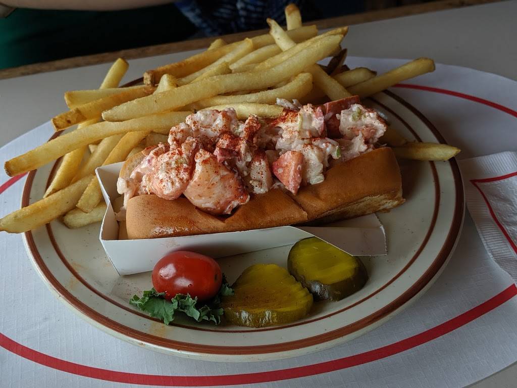 Barnacle Billys | restaurant | 50 Perkins Cove Rd, Ogunquit, ME 03907, USA | 2076465575 OR +1 207-646-5575