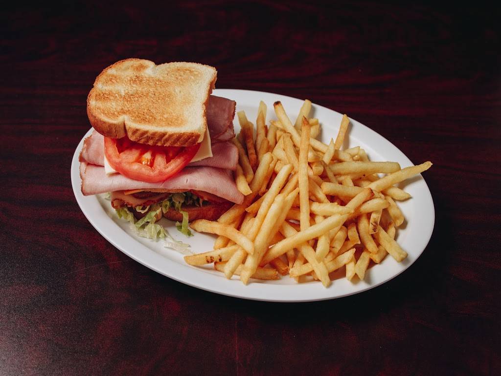 Friends Bar & Restaurant | restaurant | 236 2nd Ave S, Waite Park, MN 56387, USA | 3207743000 OR +1 320-774-3000