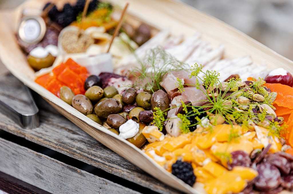 Flour Girl & Flame | restaurant | 8121 W National Ave, West Allis, WI 53214, USA | 4146627921 OR +1 414-662-7921