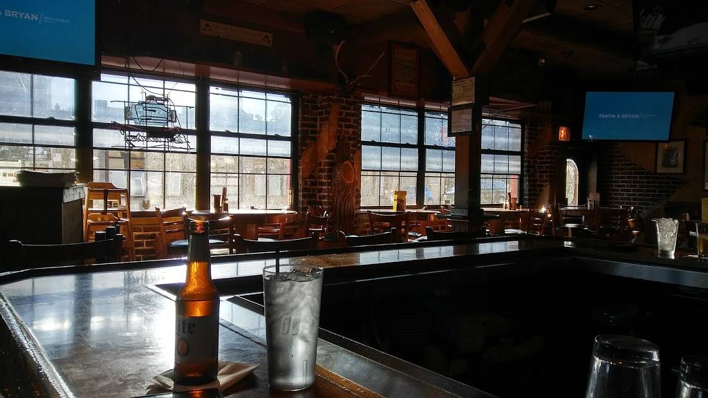 Celtic Crown Public House | restaurant | 4301 N Western Ave, Chicago, IL 60618, USA | 7735881110 OR +1 773-588-1110