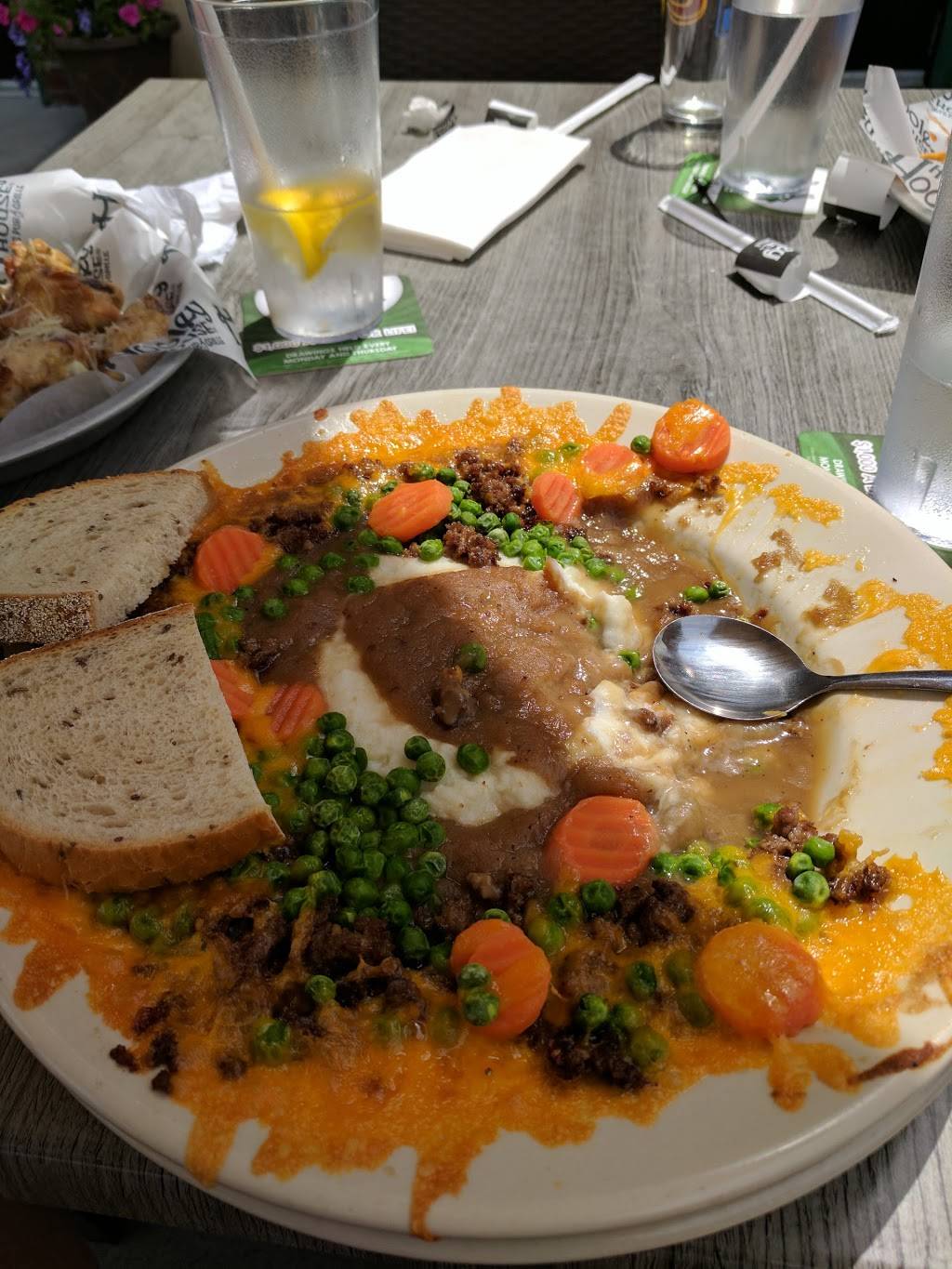 Hooley House Sports Pub & Grille | restaurant | 145 Montrose W Ave, Copley, OH 44321, USA | 2344660060 OR +1 234-466-0060