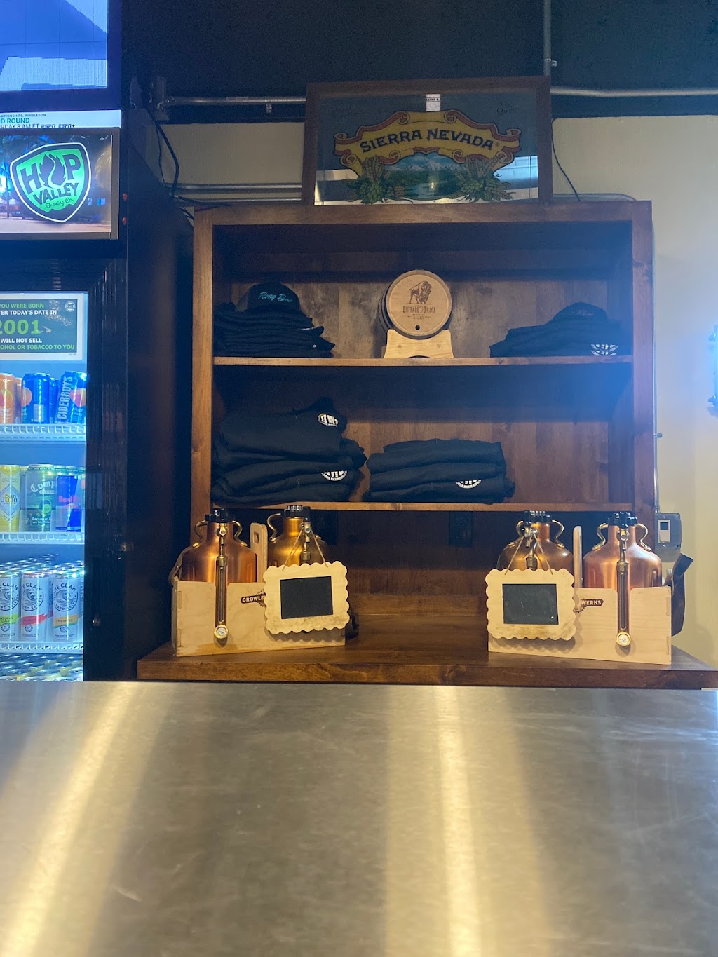 High Water Grill | restaurant | 215 N Water St, Silverton, OR 97381, USA | 5038744045 OR +1 503-874-4045