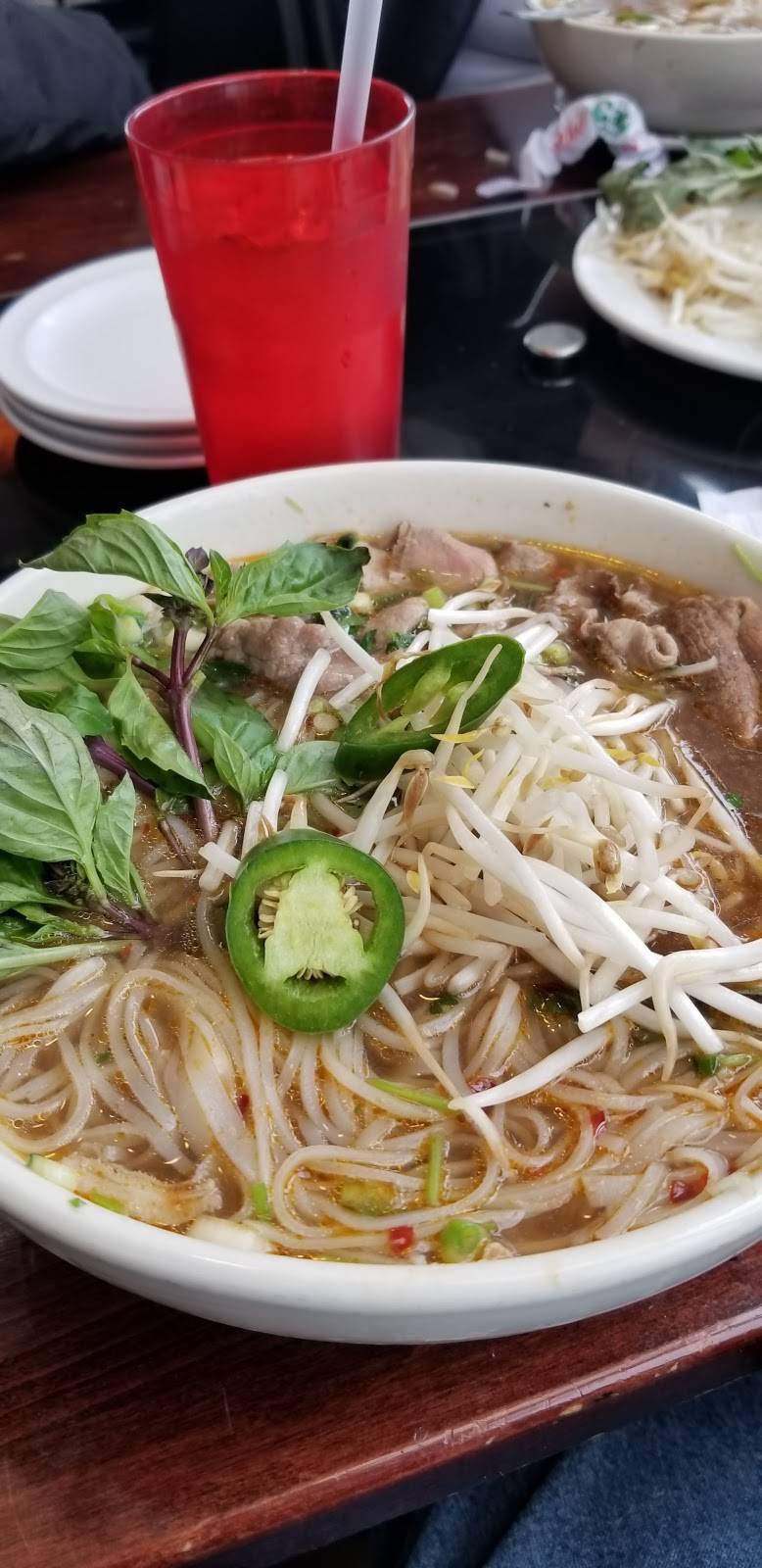 Pho Cali | restaurant | 4756 S 27th St, Milwaukee, WI 53221, USA | 4142829950 OR +1 414-282-9950