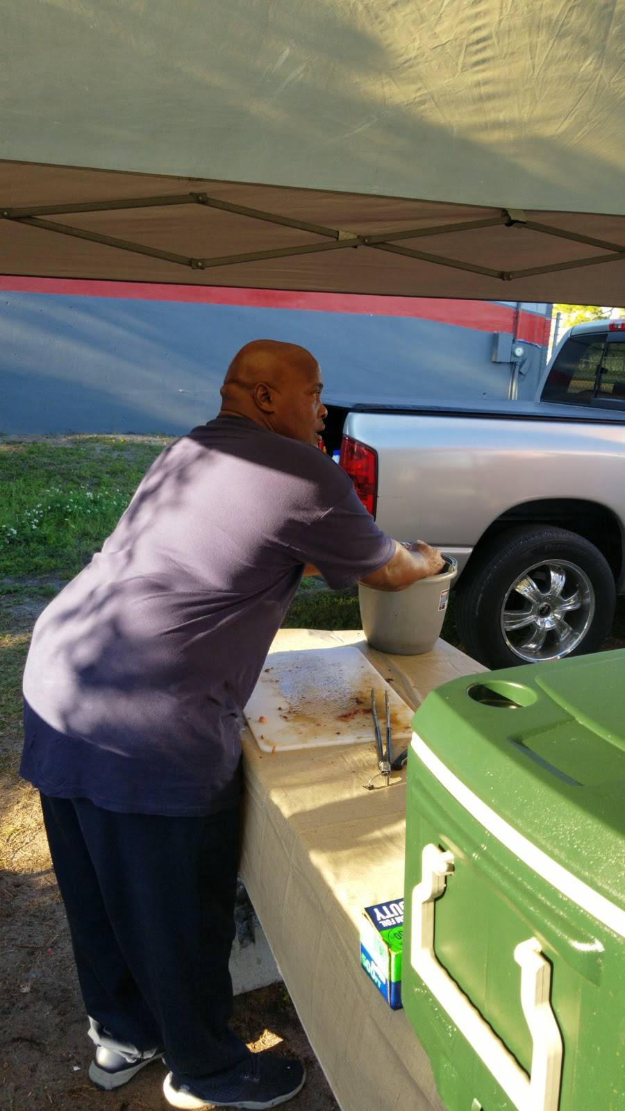 Chef Dads BBQ | restaurant | 1003 N 25th St, Fort Pierce, FL 34947, USA | 7725192464 OR +1 772-519-2464