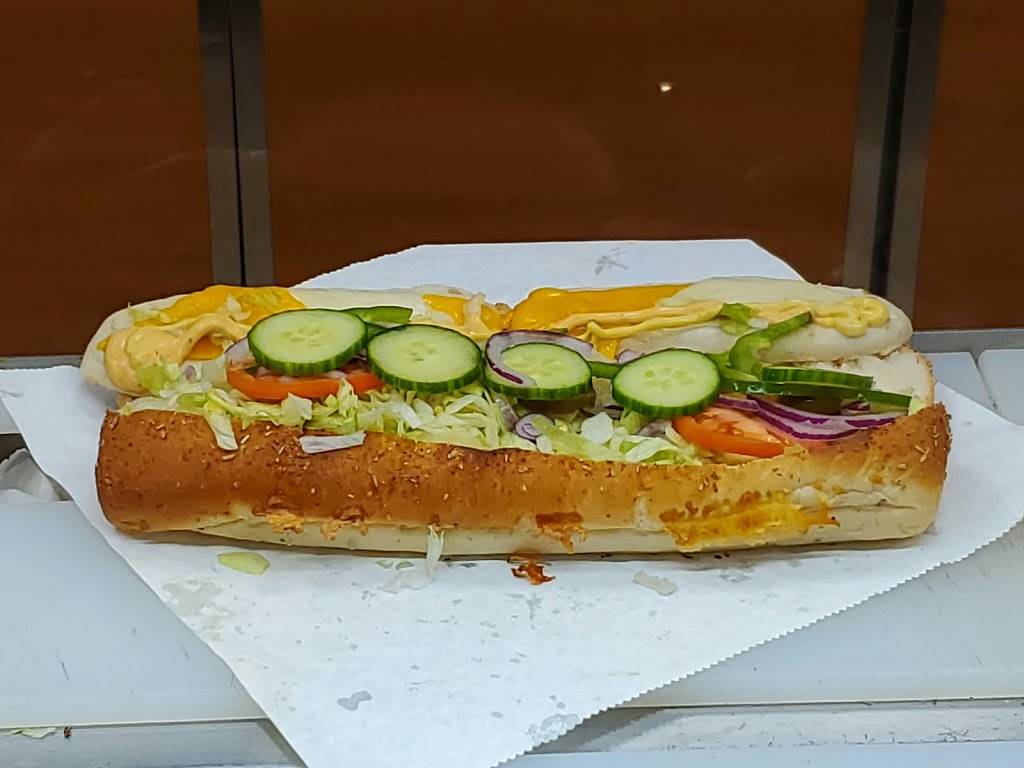 Subway | meal takeaway | 875-877 York Mills Rd Unit 4, North York, ON M3B 1Y4, Canada | 4164430248 OR +1 416-443-0248