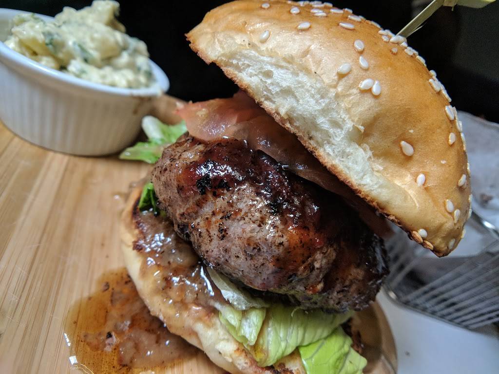 Burgers+Q | restaurant | 4726 New Utrecht Ave, Brooklyn, NY 11219, USA | 7185522084 OR +1 718-552-2084