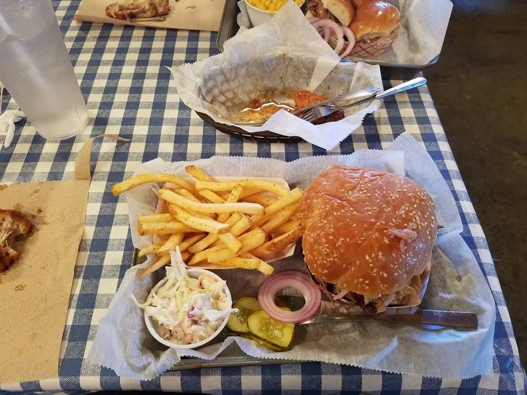 Marks Feed Store | restaurant | 10316 Dixie Hwy, Valley Station, KY 40272, USA | 5029337707 OR +1 502-933-7707