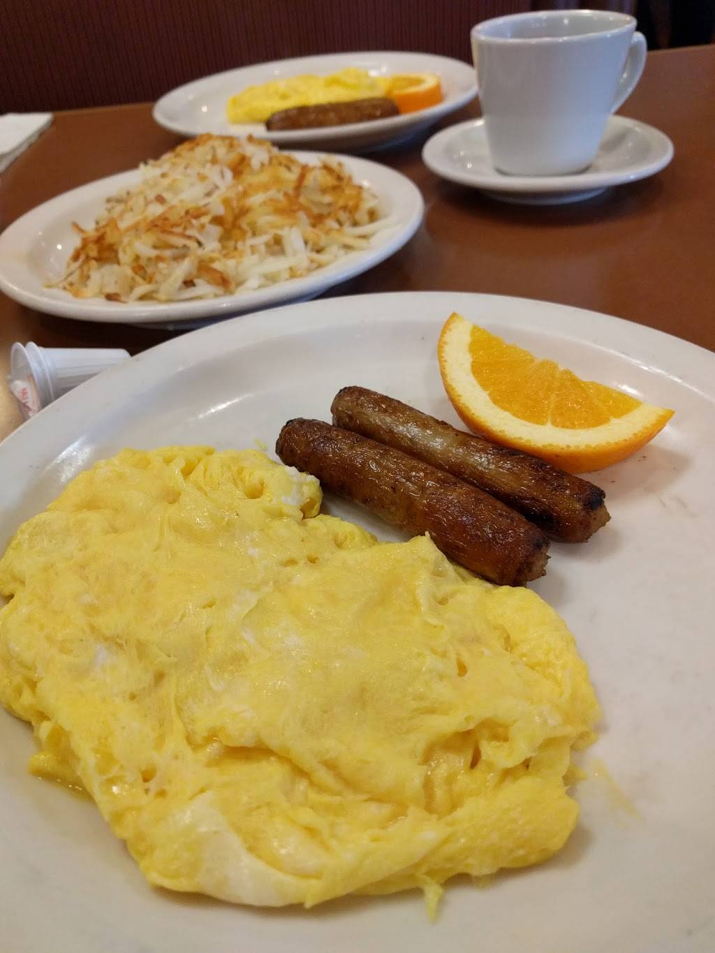 Dappers West Family Restaurant | restaurant | 980 W Lake St, Addison, IL 60101, USA | 6305432700 OR +1 630-543-2700