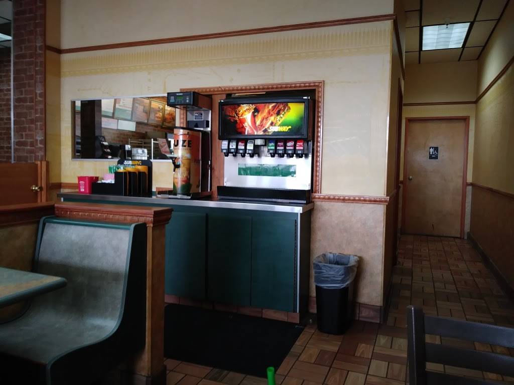 Subway | meal takeaway | 1006 N Springbrook Rd, Newberg, OR 97132, USA | 5035388740 OR +1 503-538-8740