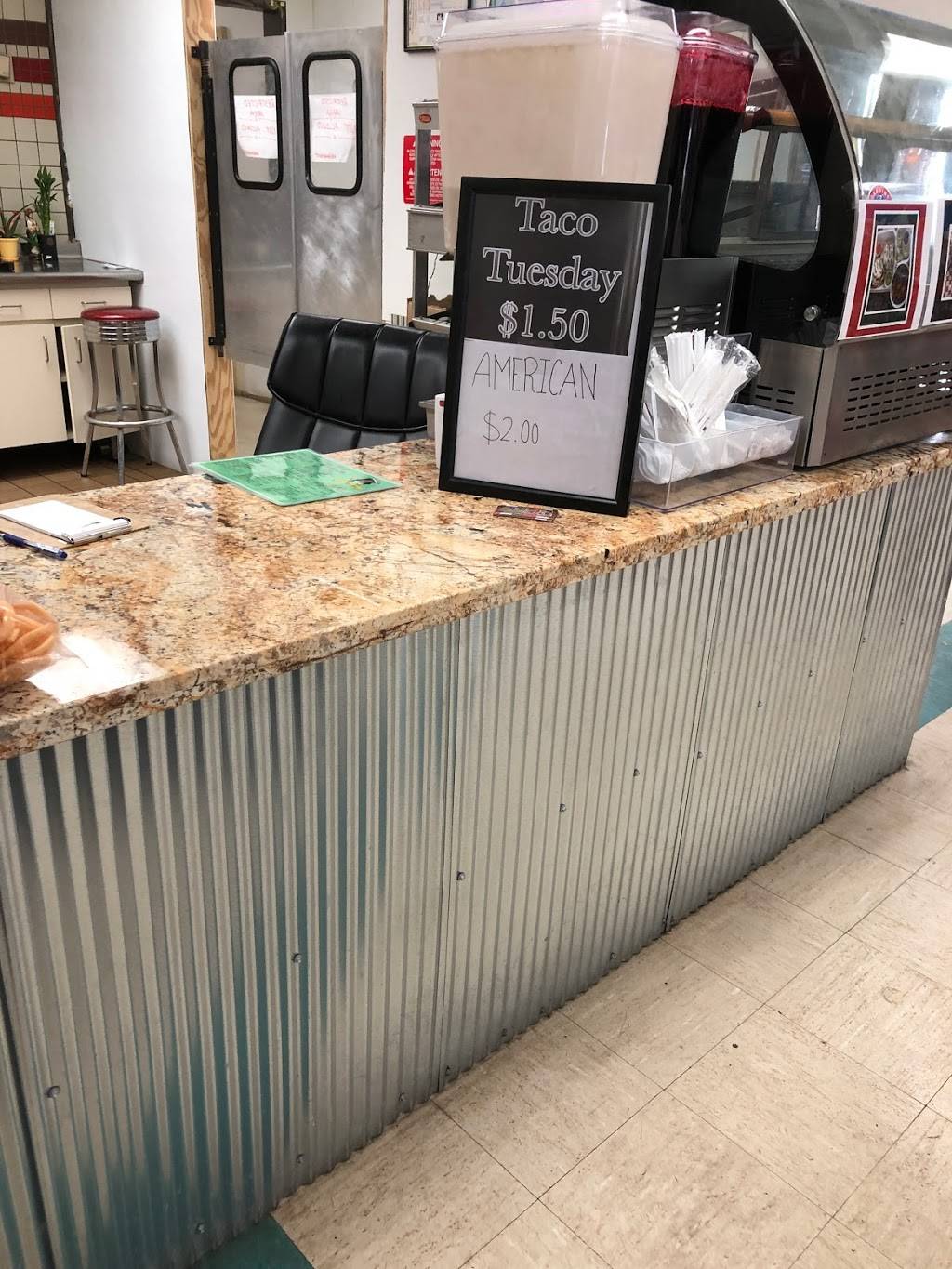 La Maria Taqueria | restaurant | 1690 McKnight Rd N, Maplewood, MN 55109, USA | 6513369557 OR +1 651-336-9557