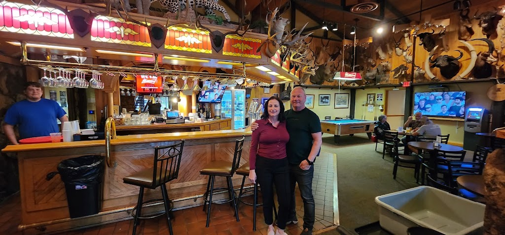 Safari Club | restaurant | 115 E Park St, Thermopolis, WY 82443, USA | 3078643131 OR +1 307-864-3131