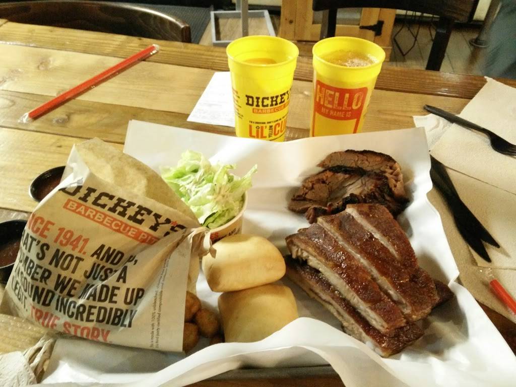 Dickeys Barbecue Pit | restaurant | 2363 E Colorado Blvd, Pasadena, CA 91107, USA | 6269932862 OR +1 626-993-2862