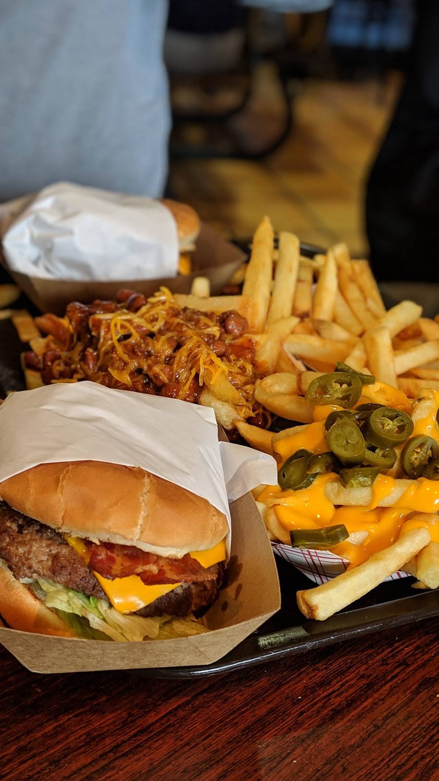 Big Daddys Burgers | restaurant | 3490 Lake Tahoe Blvd, South Lake Tahoe, CA 96150, USA | 5305413465 OR +1 530-541-3465