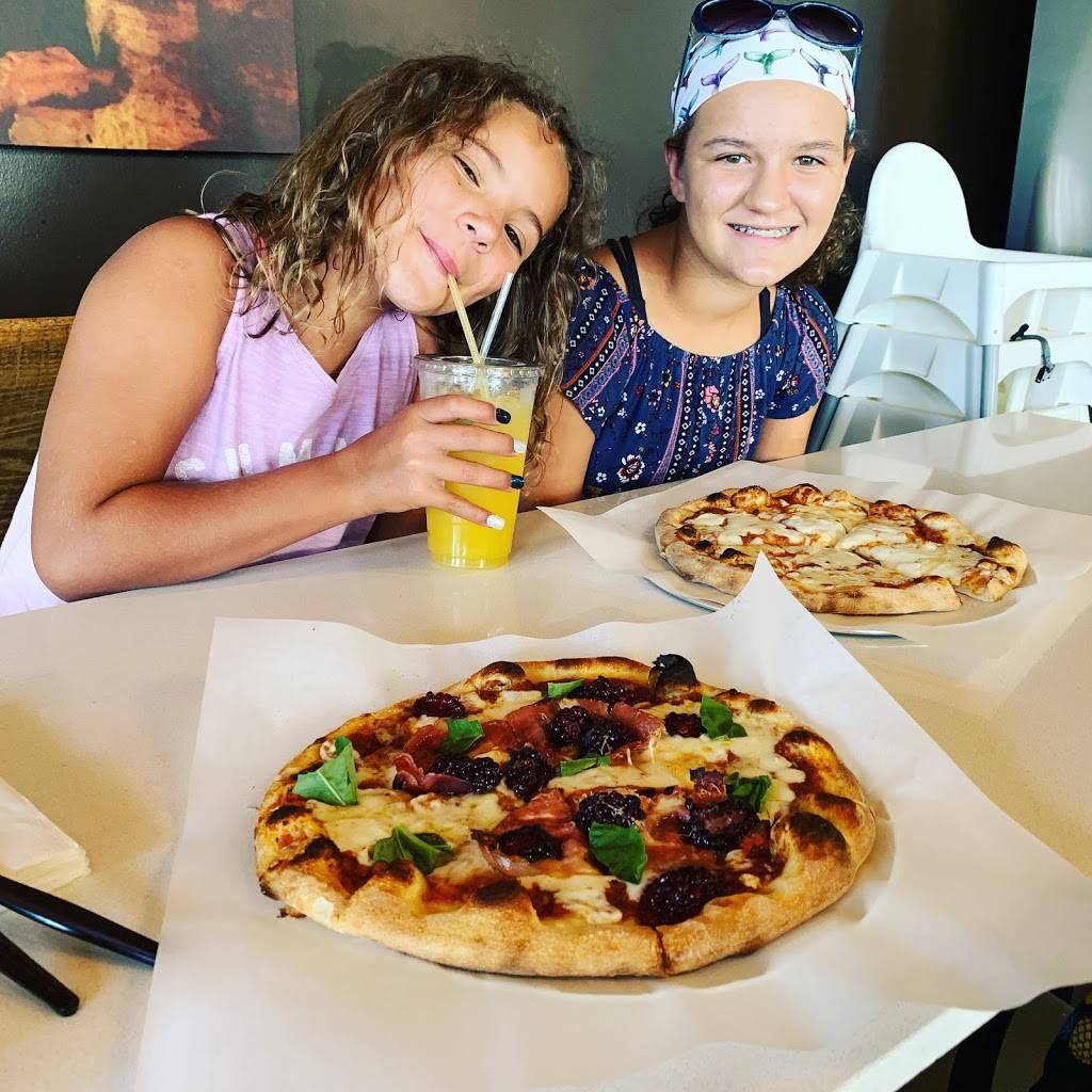 Pizzeria Limone | meal takeaway | 42 W 11400 S, Sandy, UT 84070, USA | 8016668707 OR +1 801-666-8707