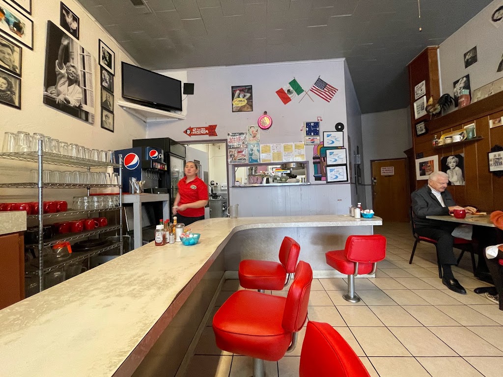 Rauls Striper Cafe | cafe | 210 Main St, Rio Vista, CA 94571, USA | 7073744861 OR +1 707-374-4861