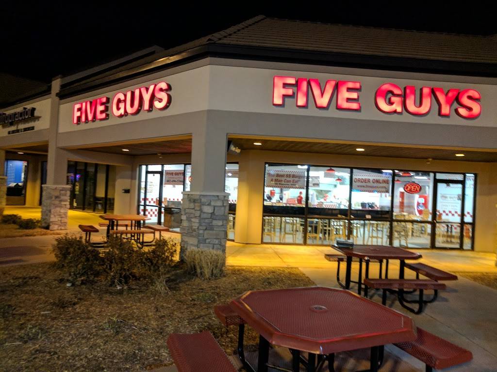 Five Guys | meal takeaway | 697 N 132nd St, Omaha, NE 68154, USA | 4024965366 OR +1 402-496-5366