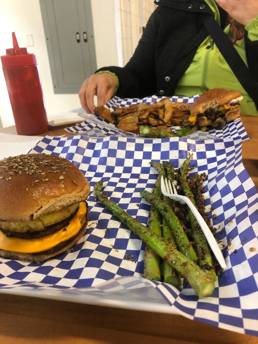 Cul De Sac Kitchen | restaurant | 3827 Mitthoeffer Rd, Indianapolis, IN 46235, USA | 3059230121 OR +1 305-923-0121