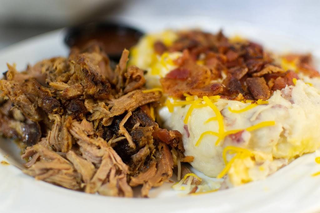 Pbodys - Clarksville Country Club | restaurant | 334 Fairway Dr, Clarksville, TN 37043, USA | 9312414040 OR +1 931-241-4040