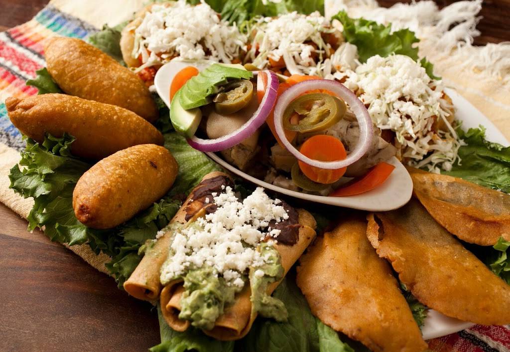 Real De Oaxaca Restaurant | restaurant | 11215 Long Beach Blvd #1010, Lynwood, CA 90262, USA | 3108849225 OR +1 310-884-9225