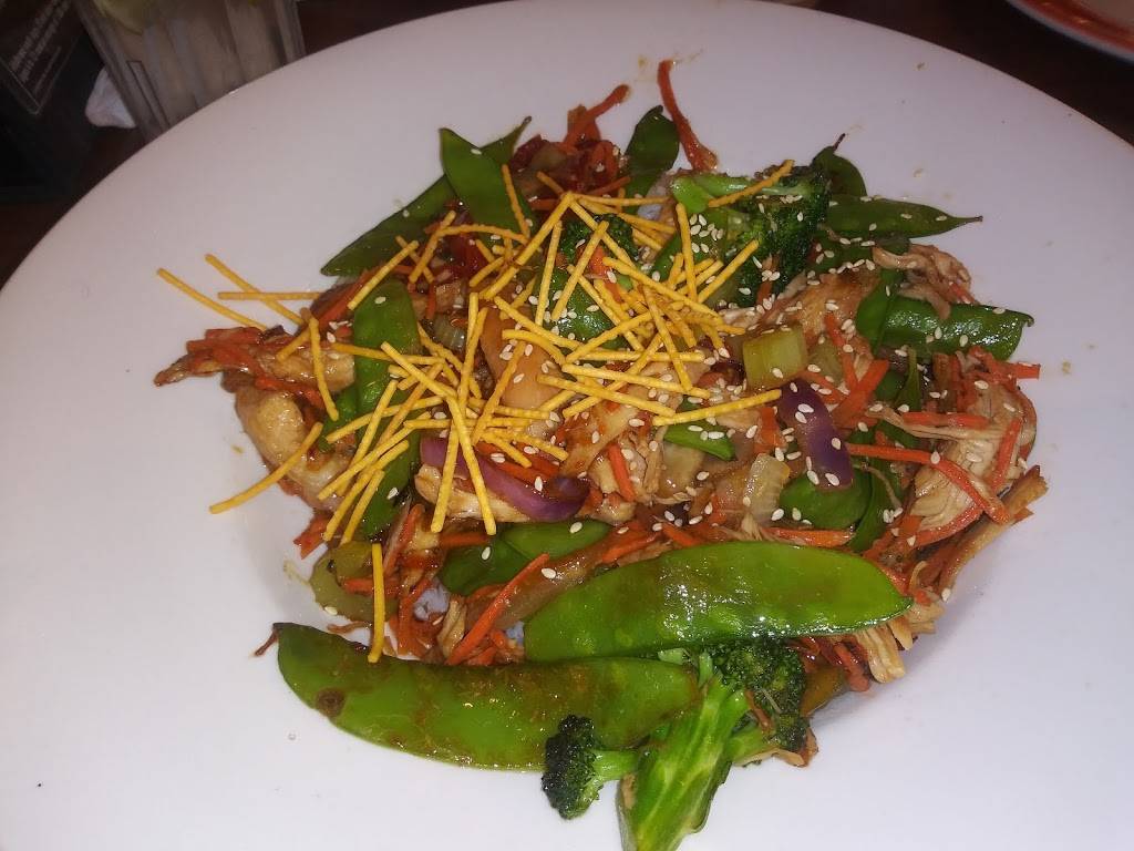 Swiss Chalet | restaurant | 735 Queenston Rd, Hamilton, ON L8G 1A1, Canada | 9055611414 OR +1 905-561-1414